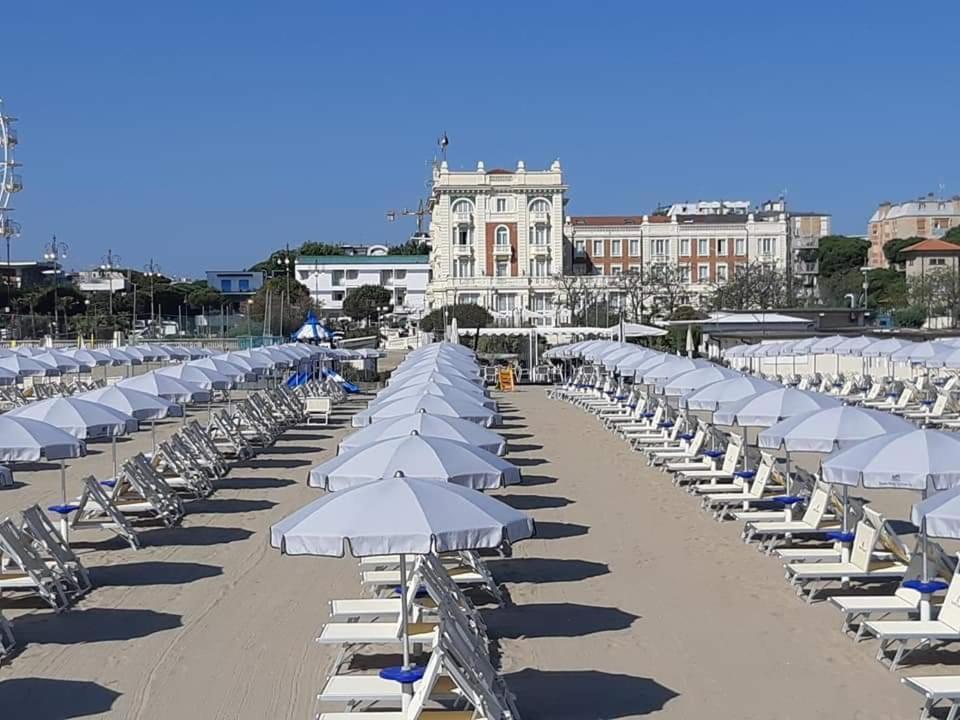 Grand Hotel Чезенатико Экстерьер фото